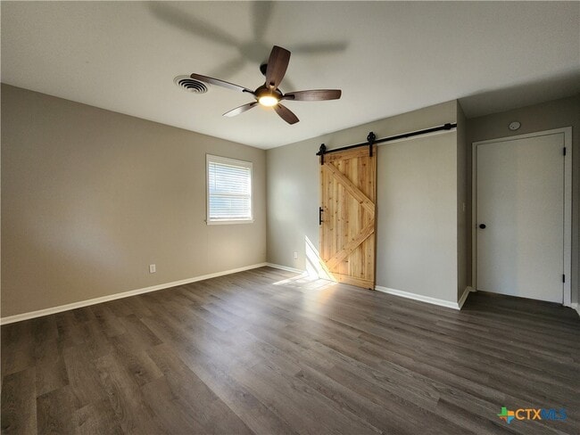 Building Photo - 273 Meadow Ave