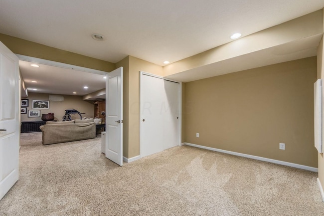 Building Photo - 7916 Avaleen Cir