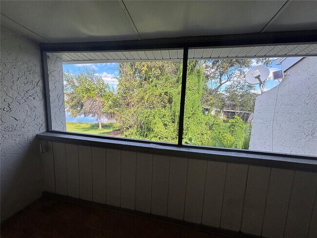 Building Photo - 5395 Vineland Rd