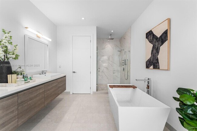 Building Photo - 16703 Botaniko Dr S