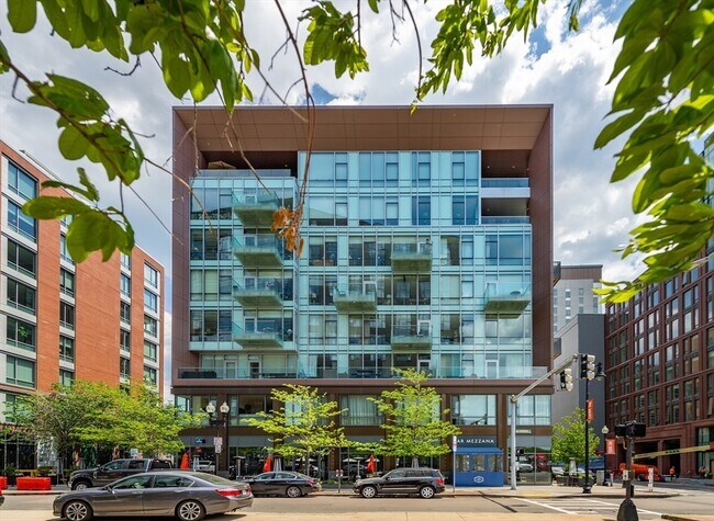 Building Photo - 32 Traveler St