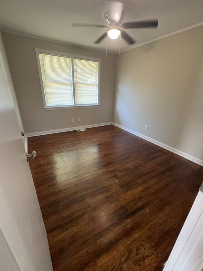 Building Photo - Cute 3 bedroom in a great location!