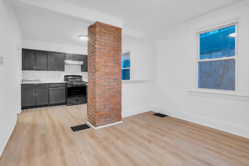 Building Photo - 2319 Patterson Ave