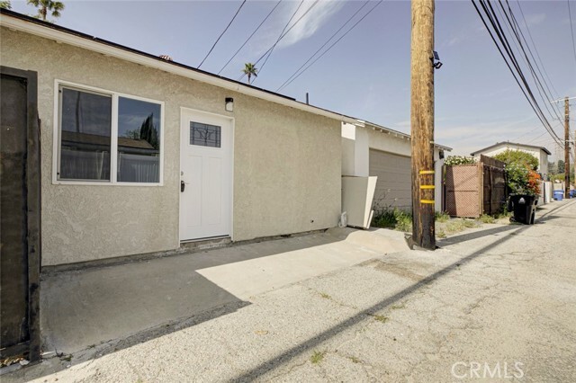 Building Photo - 11326 Haskell Ave