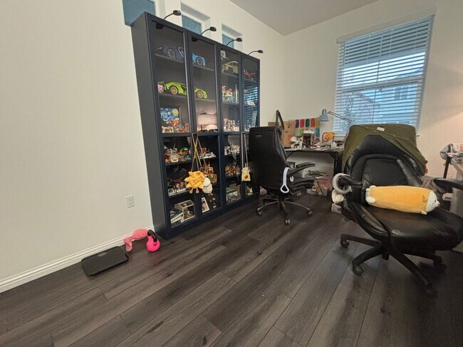 Building Photo - Gorgeous New home with 4 bed/2.5 bath in Brentwood