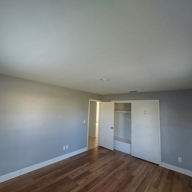 Building Photo - 1213 SW 48th Ter