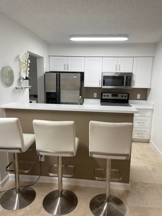 Building Photo - 1205 Crystal Way