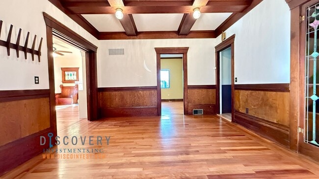 Building Photo - 4624 Dolores Ave
