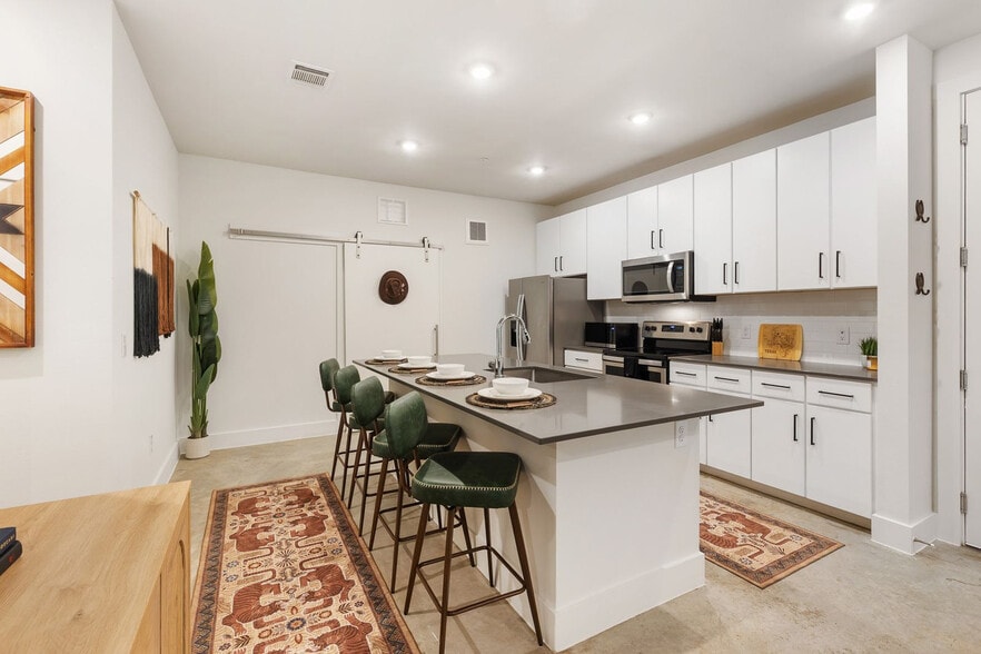 Building Photo - 7522 1/2 West Slaughter Lane-SI FL1-ID1537453P
