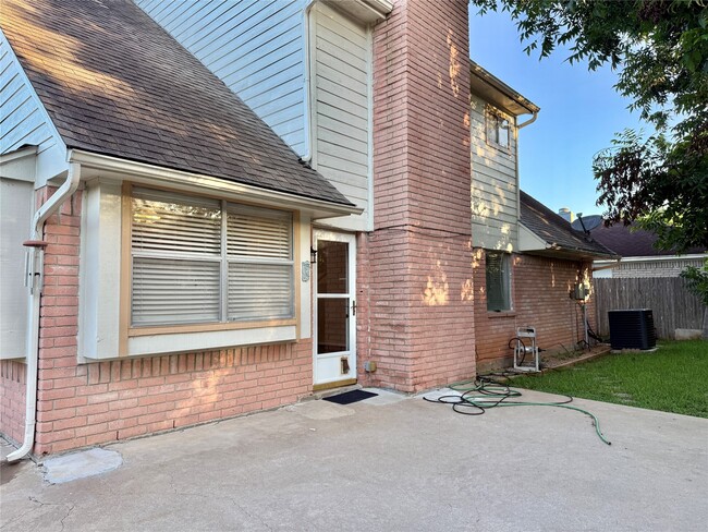 Building Photo - 2923 Cottonfield Way