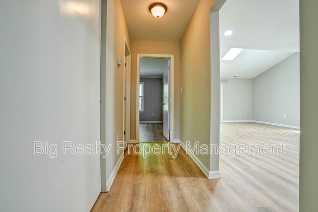 Building Photo - 1732 Rosewood Ct