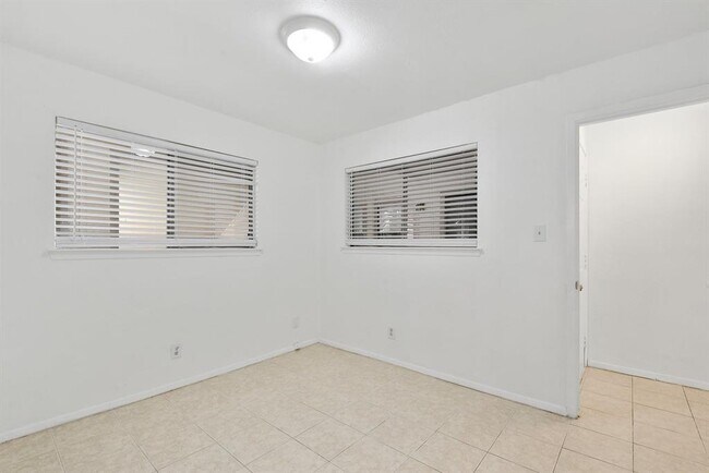 Building Photo - 2500 Burleson Rd