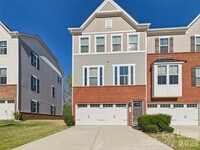 Building Photo - 2617 Grantham Place Dr