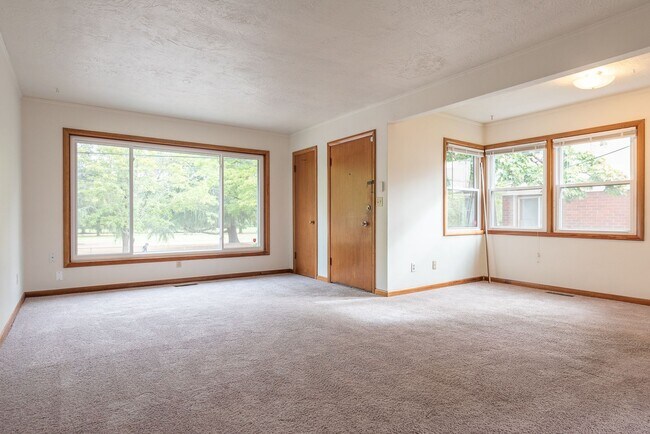 Building Photo - 7222-7224-7224 NE Tillamook St