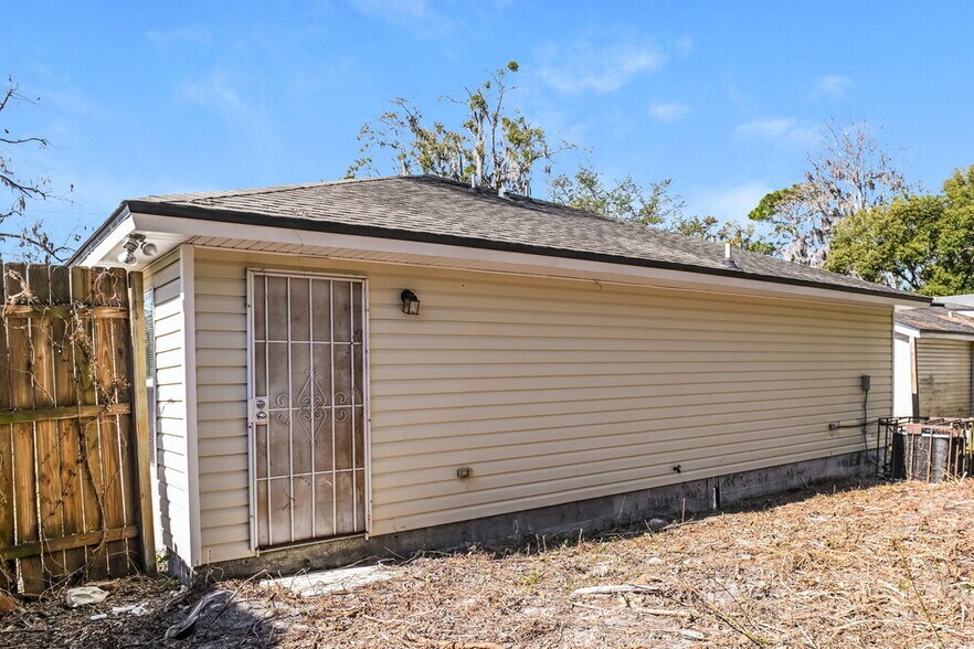 Building Photo - 9105 11th Ave