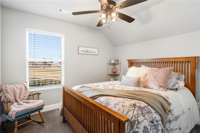 Building Photo - 102 Manfield Ave