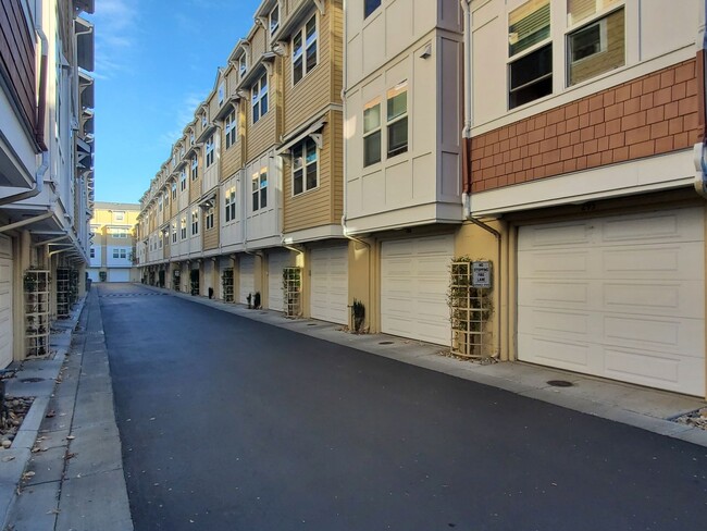 Primary Photo - Spacious Townhome, Bonus Room, Fresh Paint...