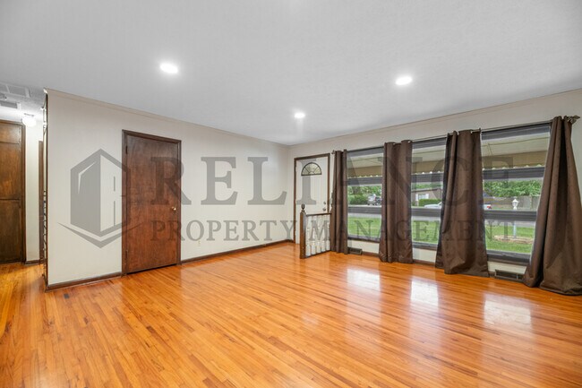 Building Photo - 614 N Brownthrush Ln