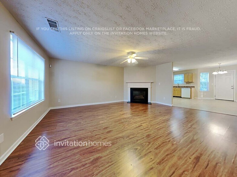 Building Photo - 324 Springbottom Ct SE