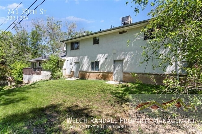 Building Photo - 741 30th St