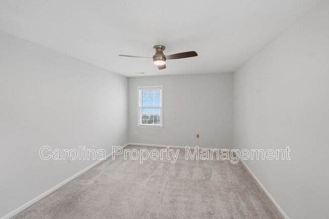 Building Photo - 805 Farm Tree Ln