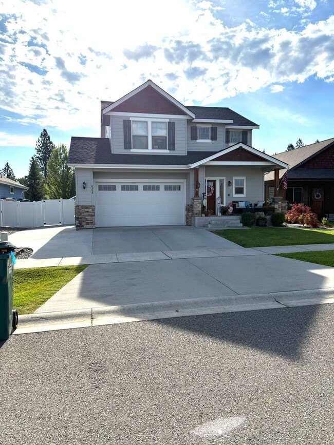 Building Photo - 3 bed house in great location!