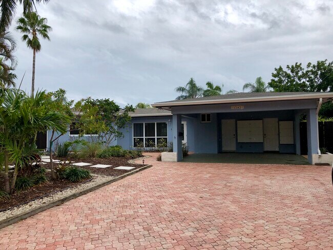 Building Photo - 2164 NE 27th Dr