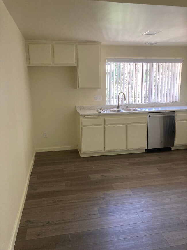 Building Photo - 12264 Chandler Blvd