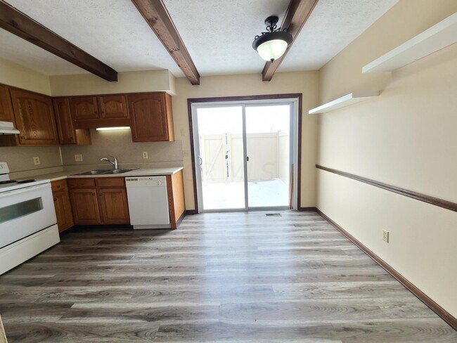 Building Photo - 1488 Bradshire Dr