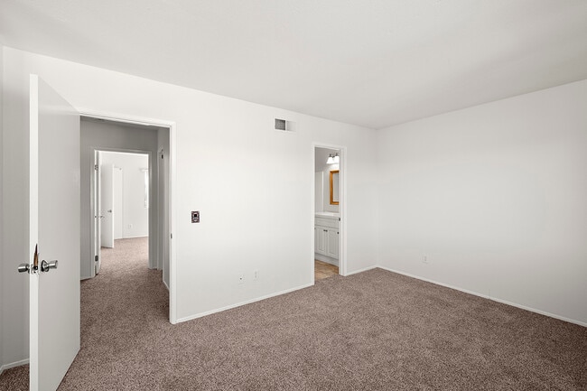 Building Photo - 10814 Riderwood Terrace