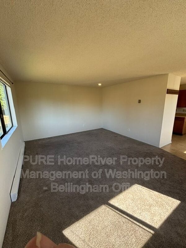 Building Photo - 5084-5086 LaBounty Drive