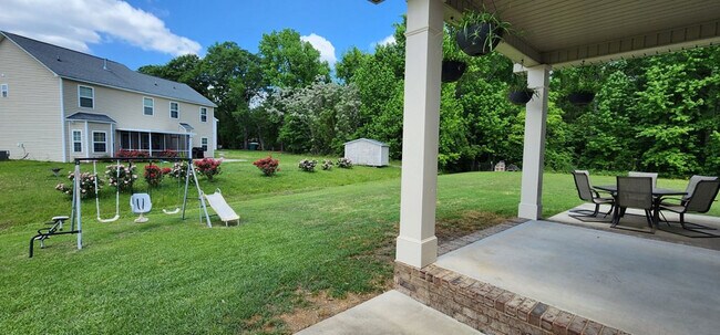 Building Photo - 910 McCathern Ave