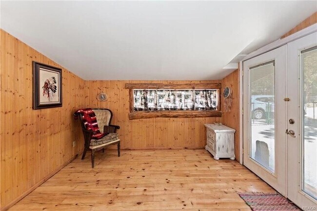 Building Photo - Cozy Cabin in the Woods