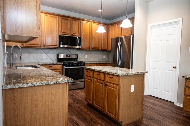 Building Photo - 2901 Fleet Dr