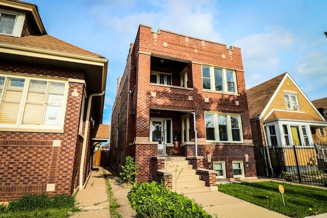 Building Photo - 6633 S Campbell Ave