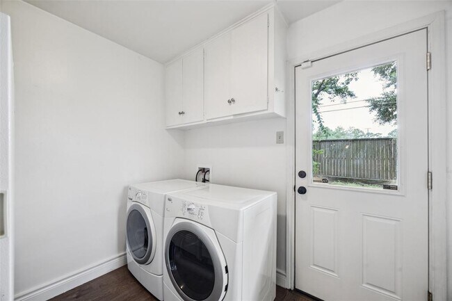 Building Photo - 12515 Woodthorpe Ln
