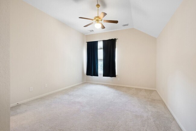 Building Photo - 1726 Rosenborough Ln S