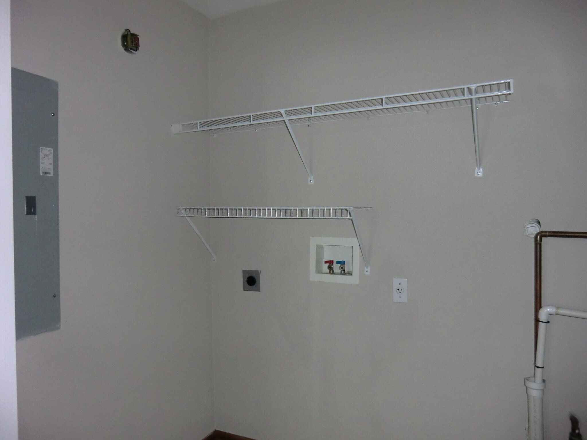 Building Photo - 211 Autumn Pine Dr