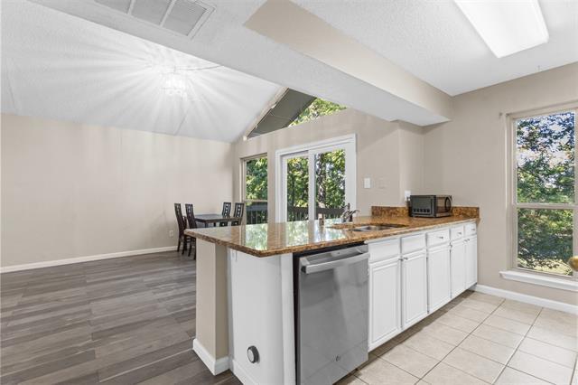 Building Photo - 7107 Holly Hill Dr
