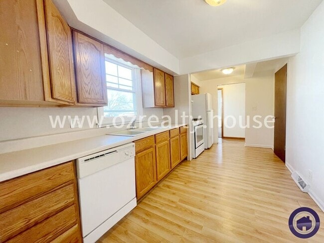 Building Photo - 3580 Doyle St