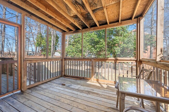 Building Photo - 3 Bedroom House in Forest