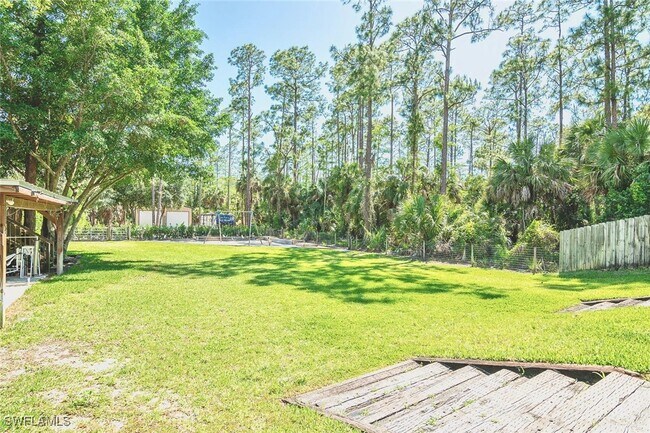 Building Photo - 220 18th Ave NW