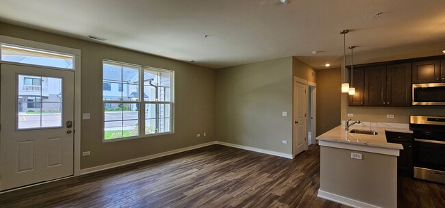 Building Photo - Chestnut - 2Br/2Ba Rental Home - First Floor