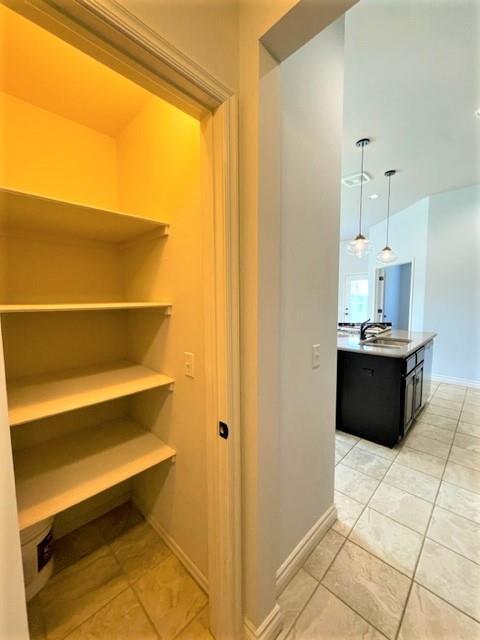 Building Photo - 825 Barbaroot Dr