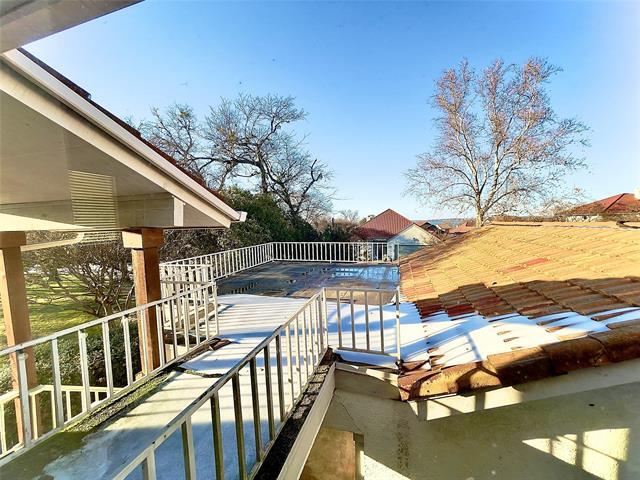 Building Photo - 3119 Lakeside Dr