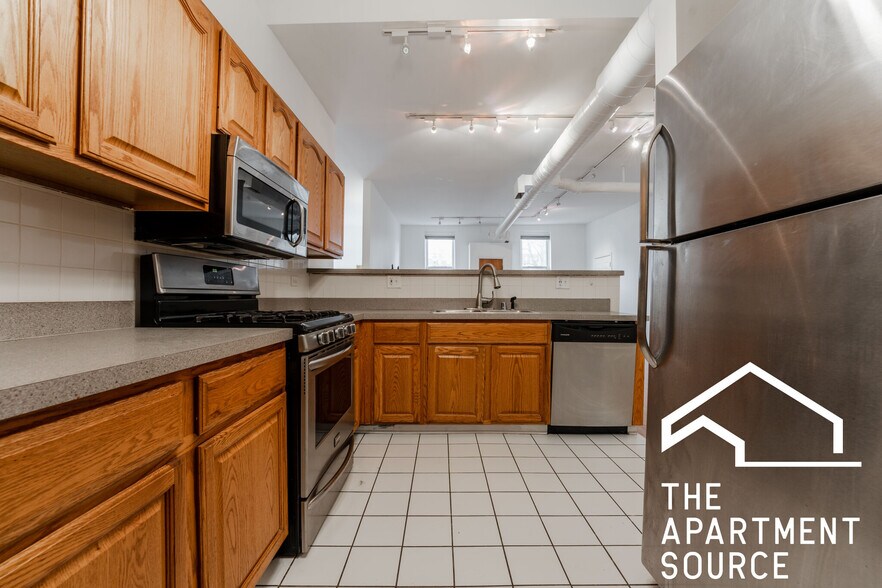 Building Photo - 1844 W Henderson St