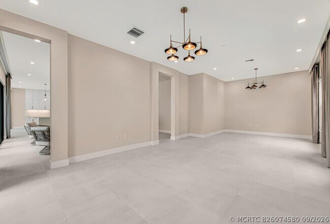 Building Photo - 10018 Skyloft St