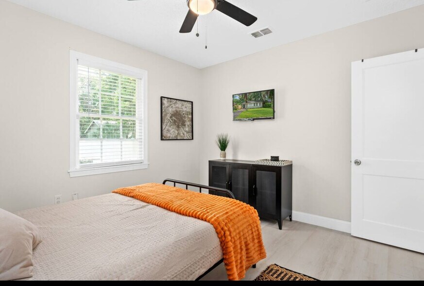 All fresh paint throughout house - 3512 Plum St