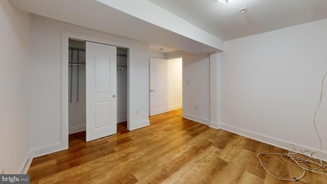 Building Photo - 472 Ridge St NW