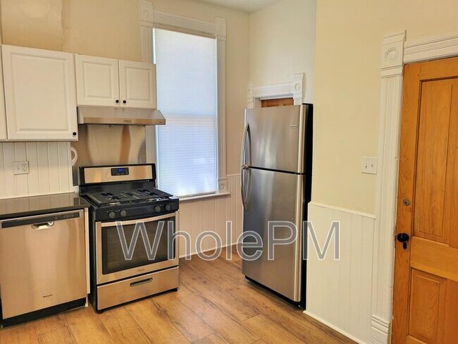 Building Photo - 721 Elati St